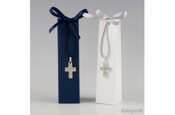 Colgante cruz en caja azul y blanca