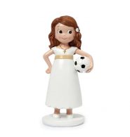 figura pastel comunion niña con pelota futbol