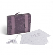 Invitación cajita maleta violet 7902